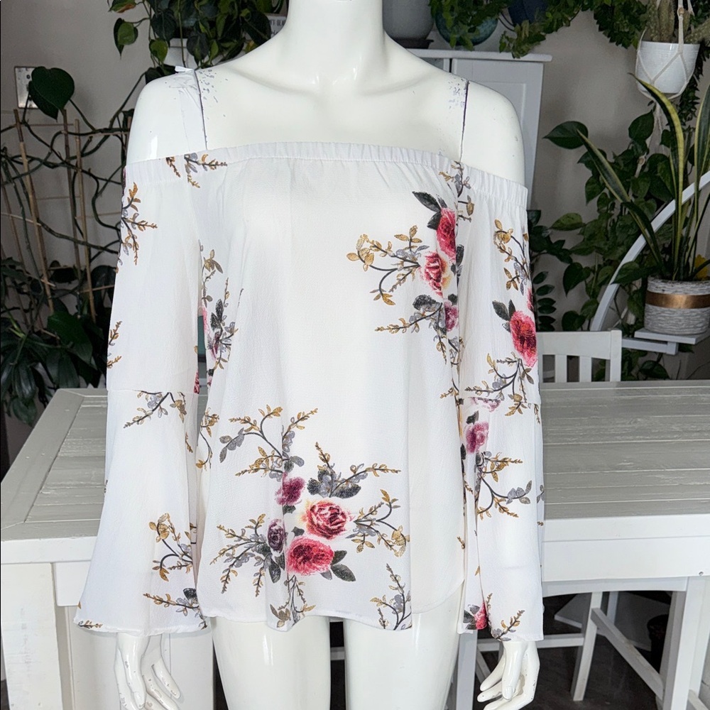 🍄Kaiya fashion Off-Shoulder White Floral Blouse with Pink Rose Print NWOT L